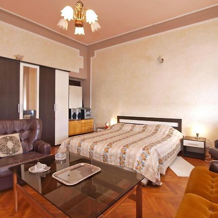 Apartments By The Sea 1050 Rovinj Luaran gambar